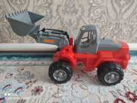 Игрушка для детей трактор
