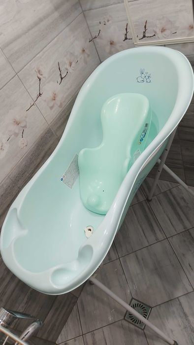 Бебешко корито със стойка и подложка за къпане