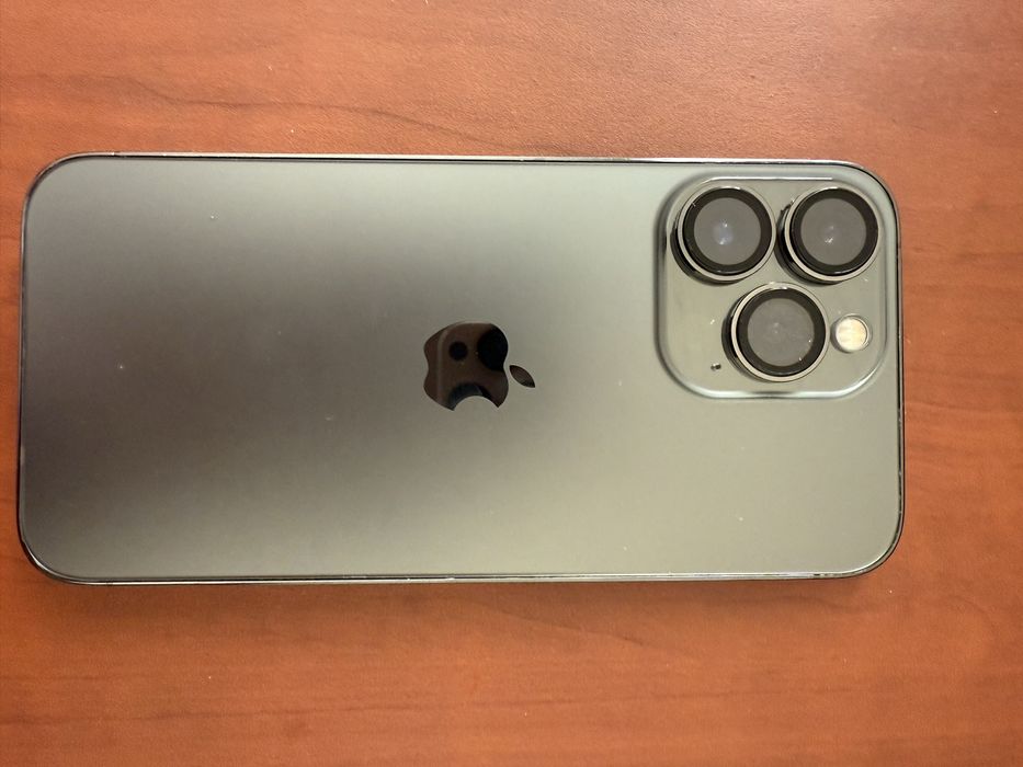 Iphone 13pro holati zor orginal ekran qoyilgan 380$