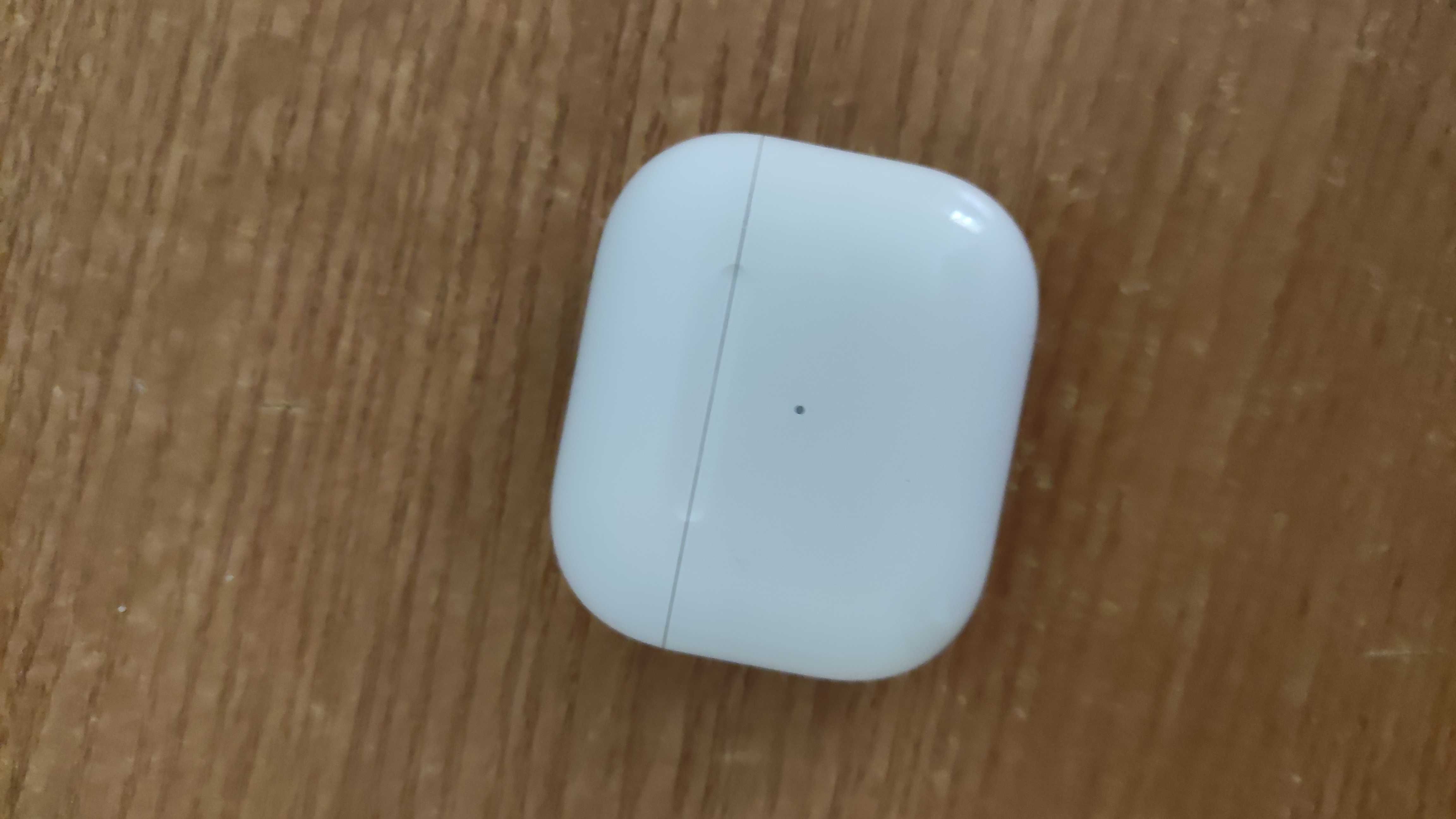 Продам оригинал кейс от Airpods 3 оригинал