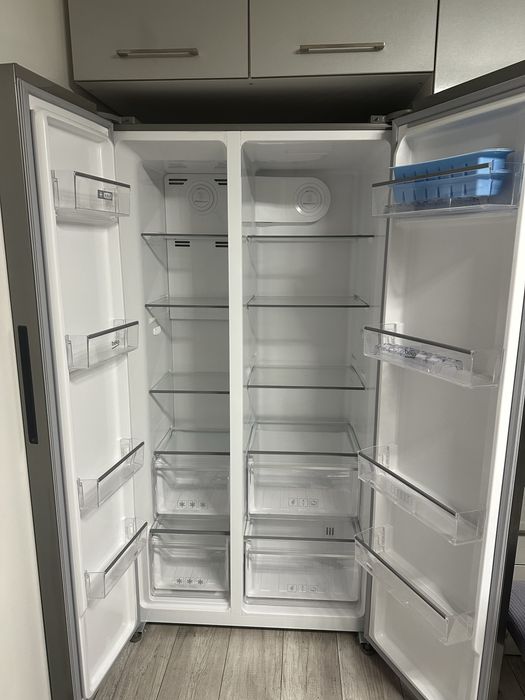 Frigider BEKO side-by-side în garantie