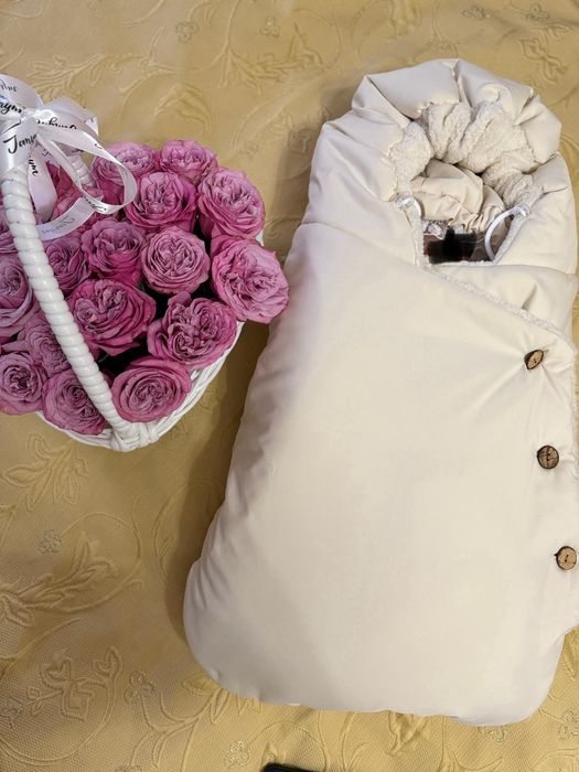 Продается комбинезон для выписки