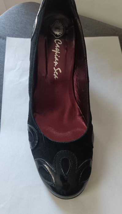 Vând pantofi de gală