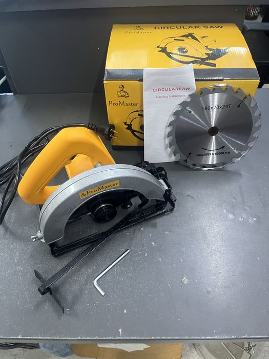 Акция!!! Дисковая пила пчелка ProMaster 185 мм 1050 Ватт