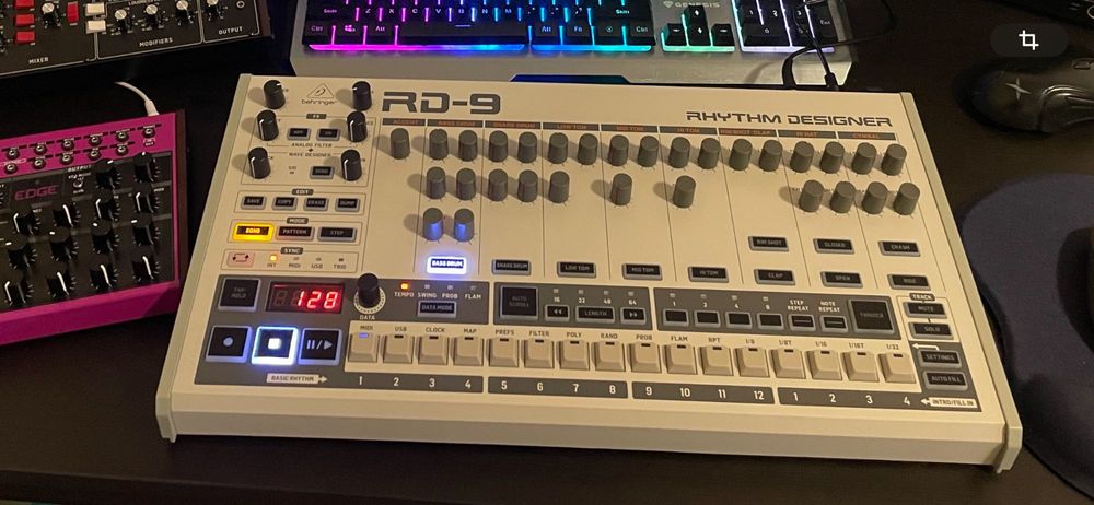 Behringer RD9 Groove box