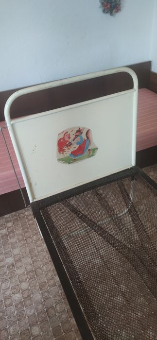 Антикварно детско легло