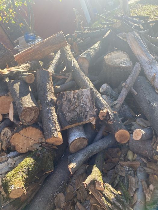 Vând urgent un camion de 3,5 de lemne