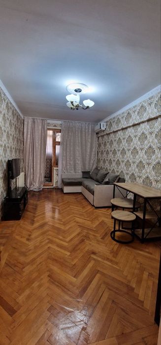 Юнусабад 4 квартал. Продается квартира 2/1/4