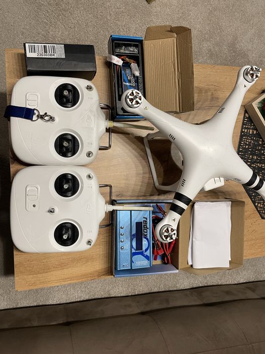 Дрон DJI Phantom 1 с две дистанционни