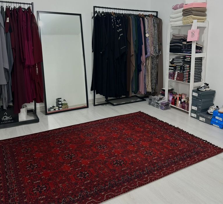 Зеркало,стойка и ковер продается