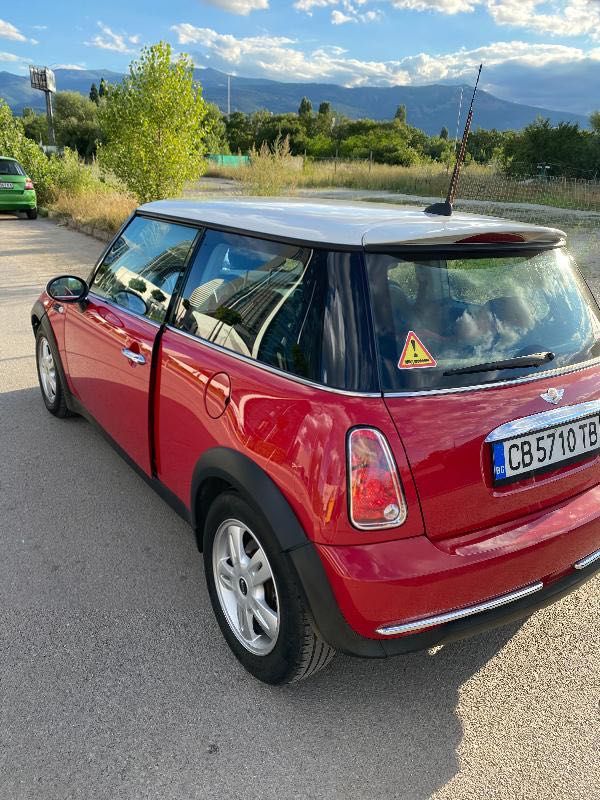 Mini cooper one червен