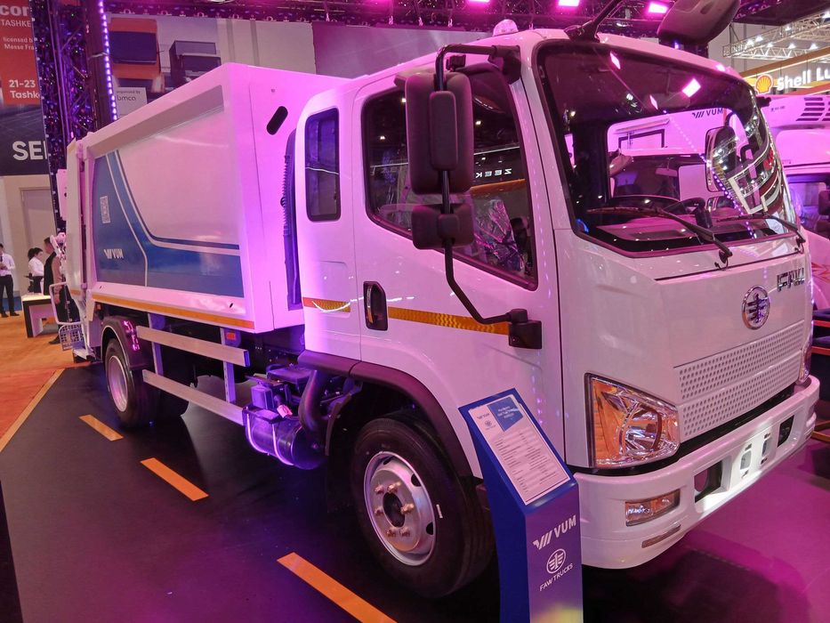 Мусоровоз FAW Tiger V 4х2  8+1м³.