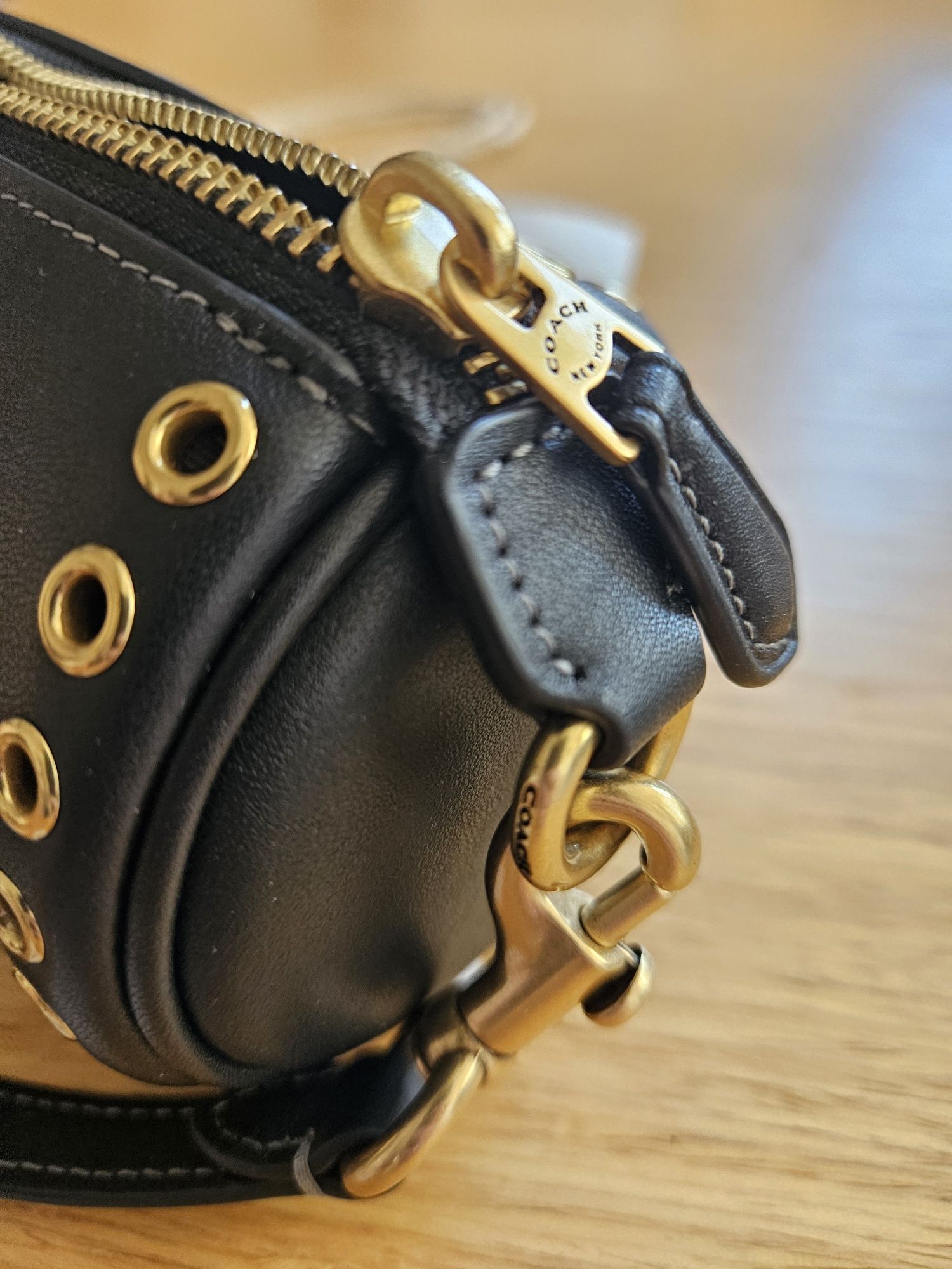 Чанта клъч Coach