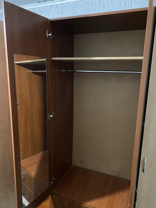 Продам Шифонер в отличном состоянеи так как преобретаем новый не дорог