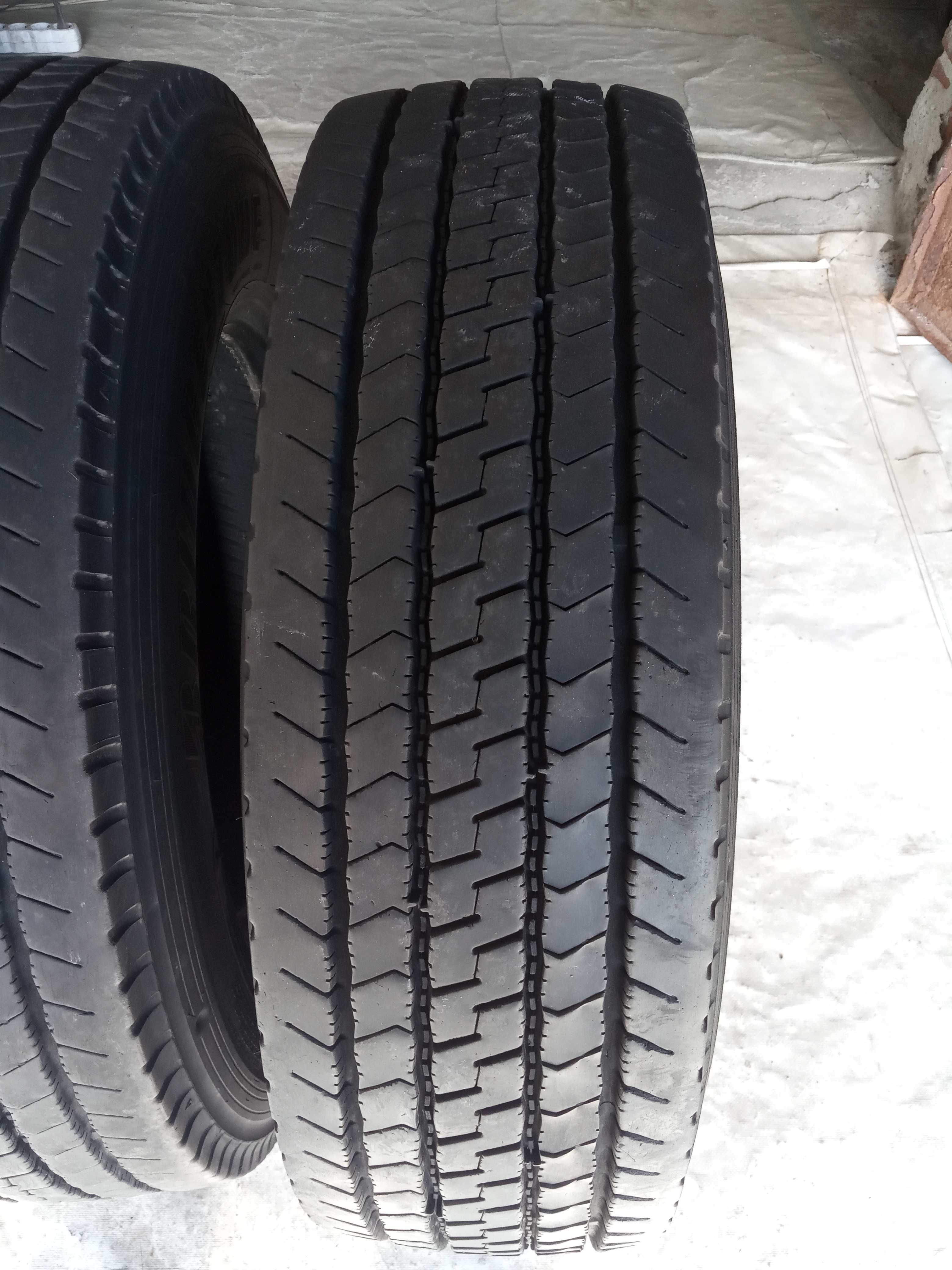 2 тежкотоварни гуми 215/75R17.5 Bridgestone M788 126/124M M+S