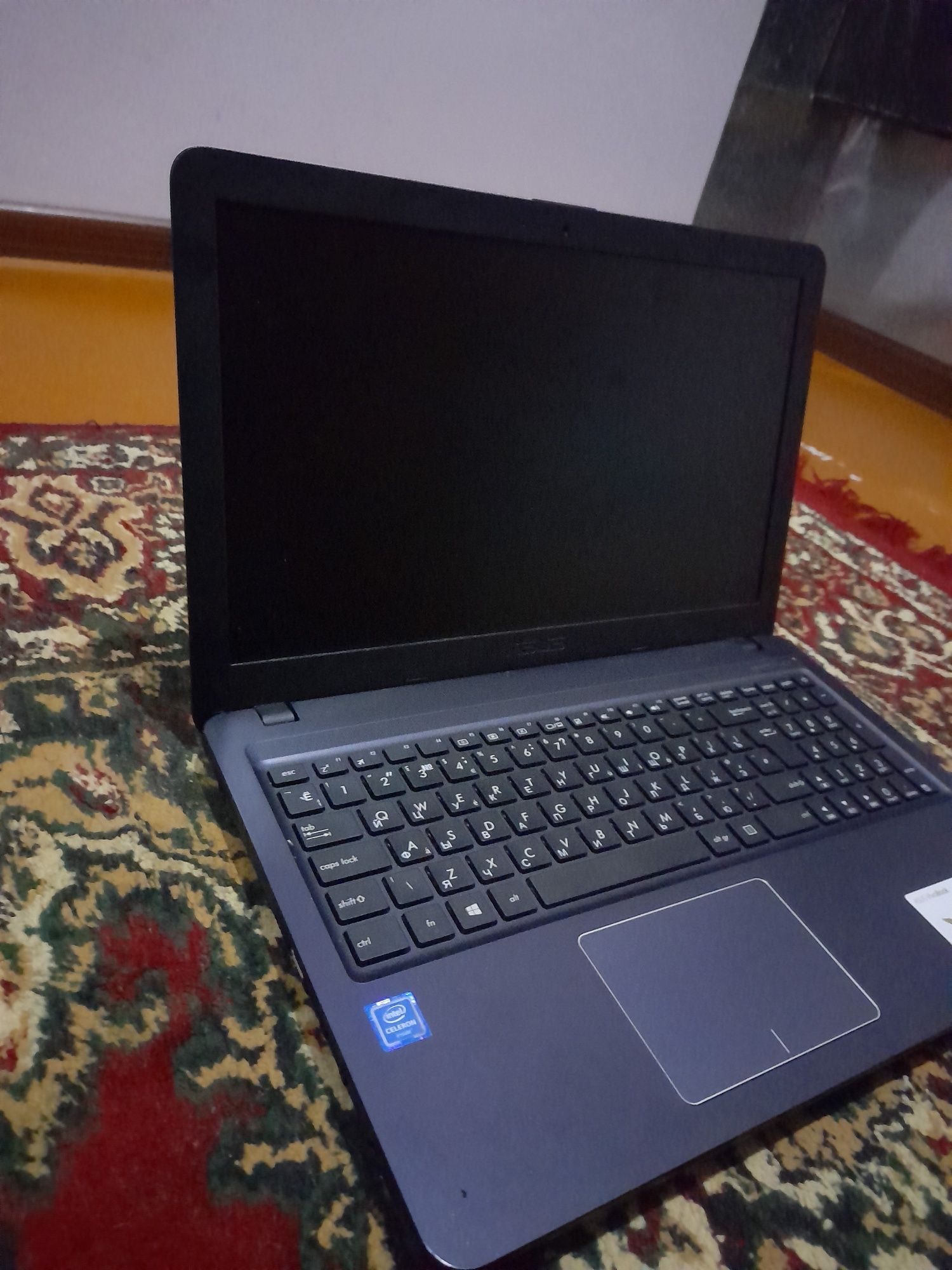 Asus Notebook i3 1tb