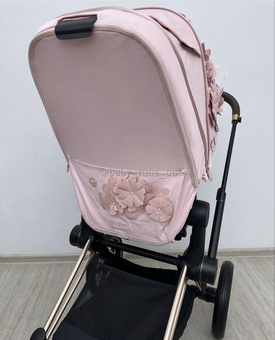 Cybex Priam Simply Flowers Pink 4.0 chassis Rosegold stroller