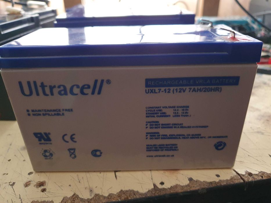 Acumulator UPS plumb 12V 12A (sau 24V 12A) in stare perfecta.