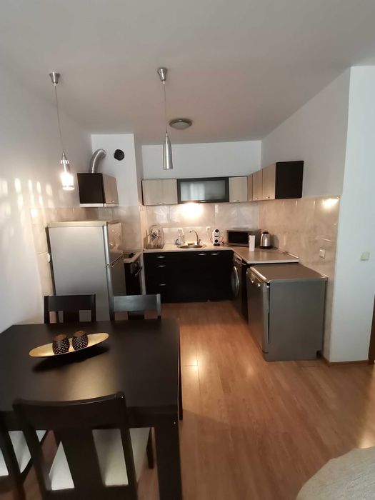 Дава се под наем Двустаен апартамент в Бургас, Лазур - 78 кв.м за 484.5 € - Снимка #1