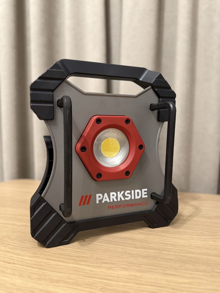 Reflector cu led si acumulator 20v Parkside Performance