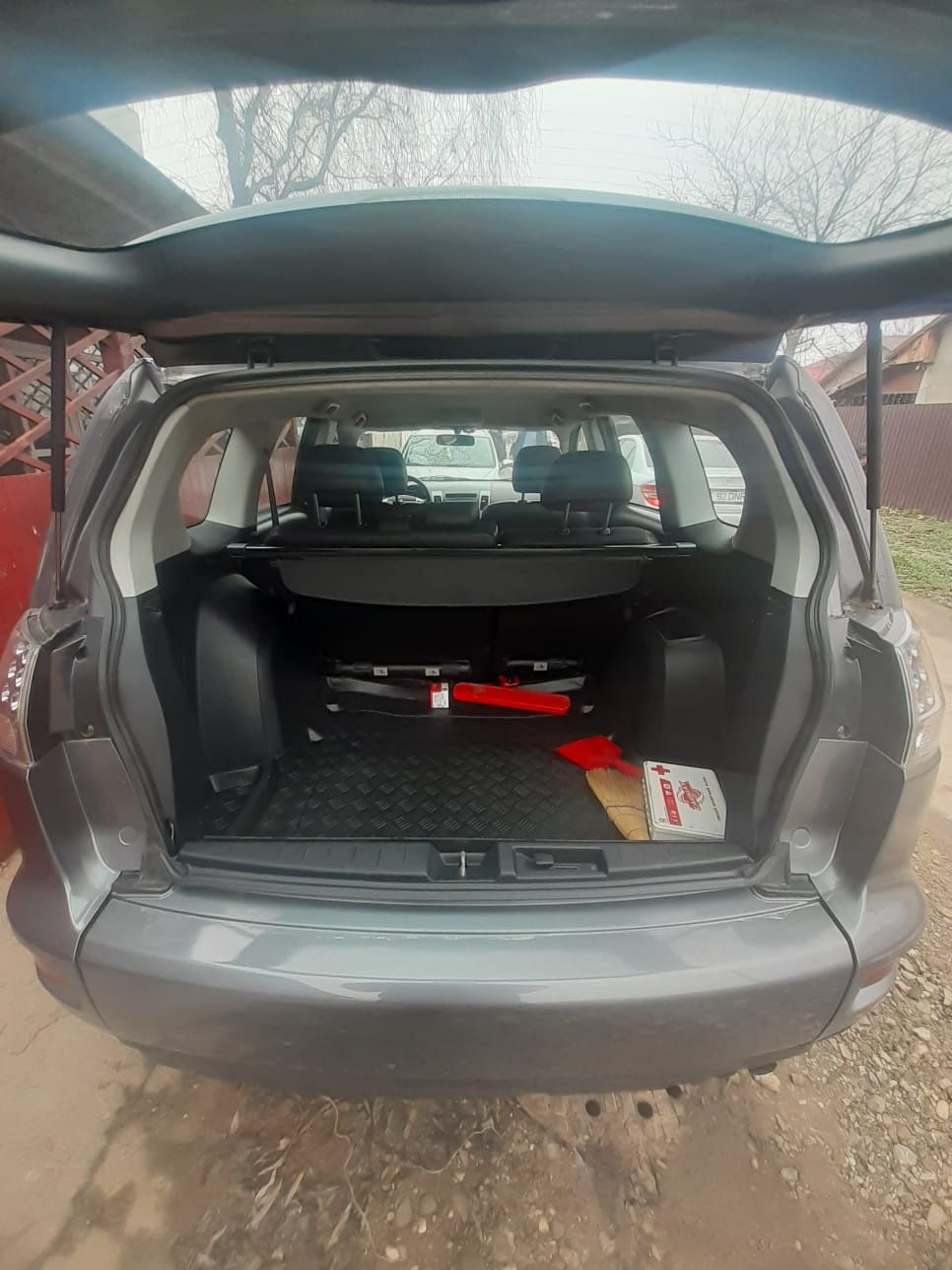 Vând sau schimb Mitsubishi Outlander 2011