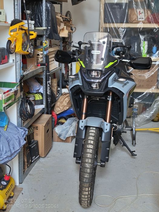Motocicleta CF Moto 450 MT