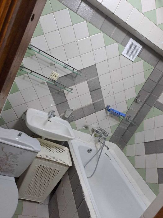 Сдам евро квартиру на Космонавт цум