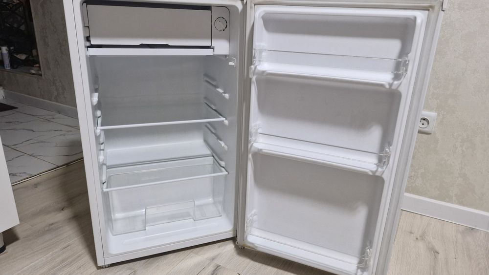 Холодильник кішкентай Almacom