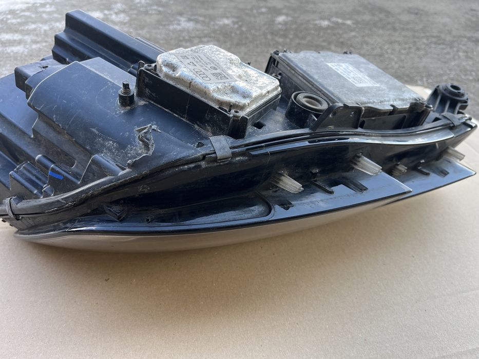 Far stanga Audi A4 B9 8W Full Led Adaptiv