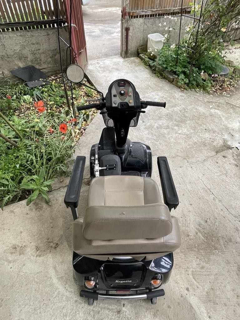 VÂND  scuter electric cu 4 roti pentru persoane cu dizabilități, s h