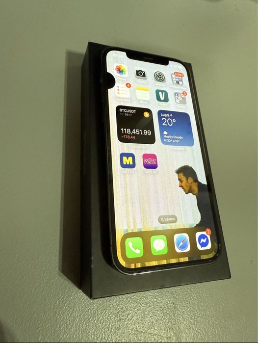 iPhone 12 Pro 256GB - functionează perfect, usor defect vizual