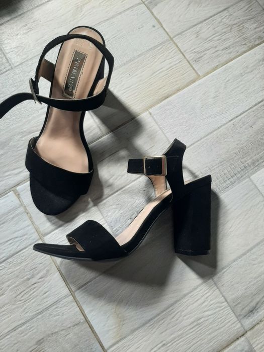 Sandale cu toc ,mărimea 36