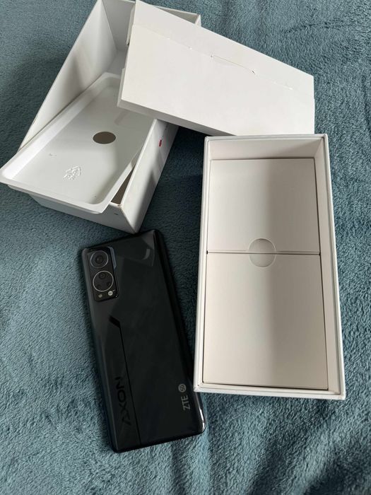 Telefon ZTE Azon 30 5G
