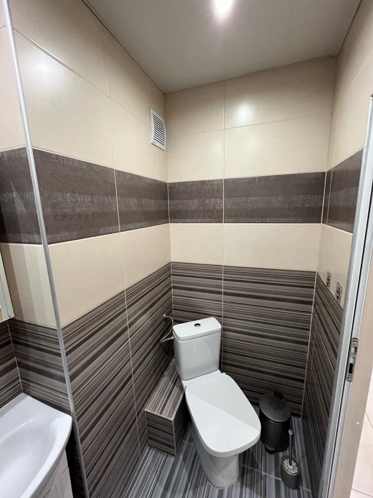Продава се Тристаен апартамент в Варна, Владислав Варненчик - 65 кв.м за 2185 €/кв.м - Снимка #11