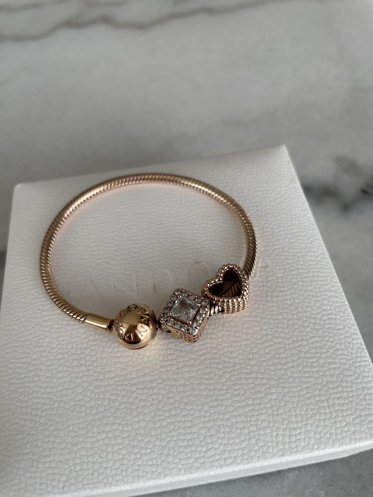 Гривна Pandora rose gold
