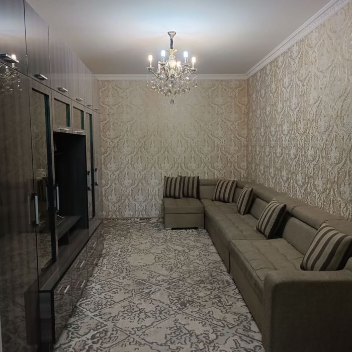 Продам диван в хорошем состоянии.