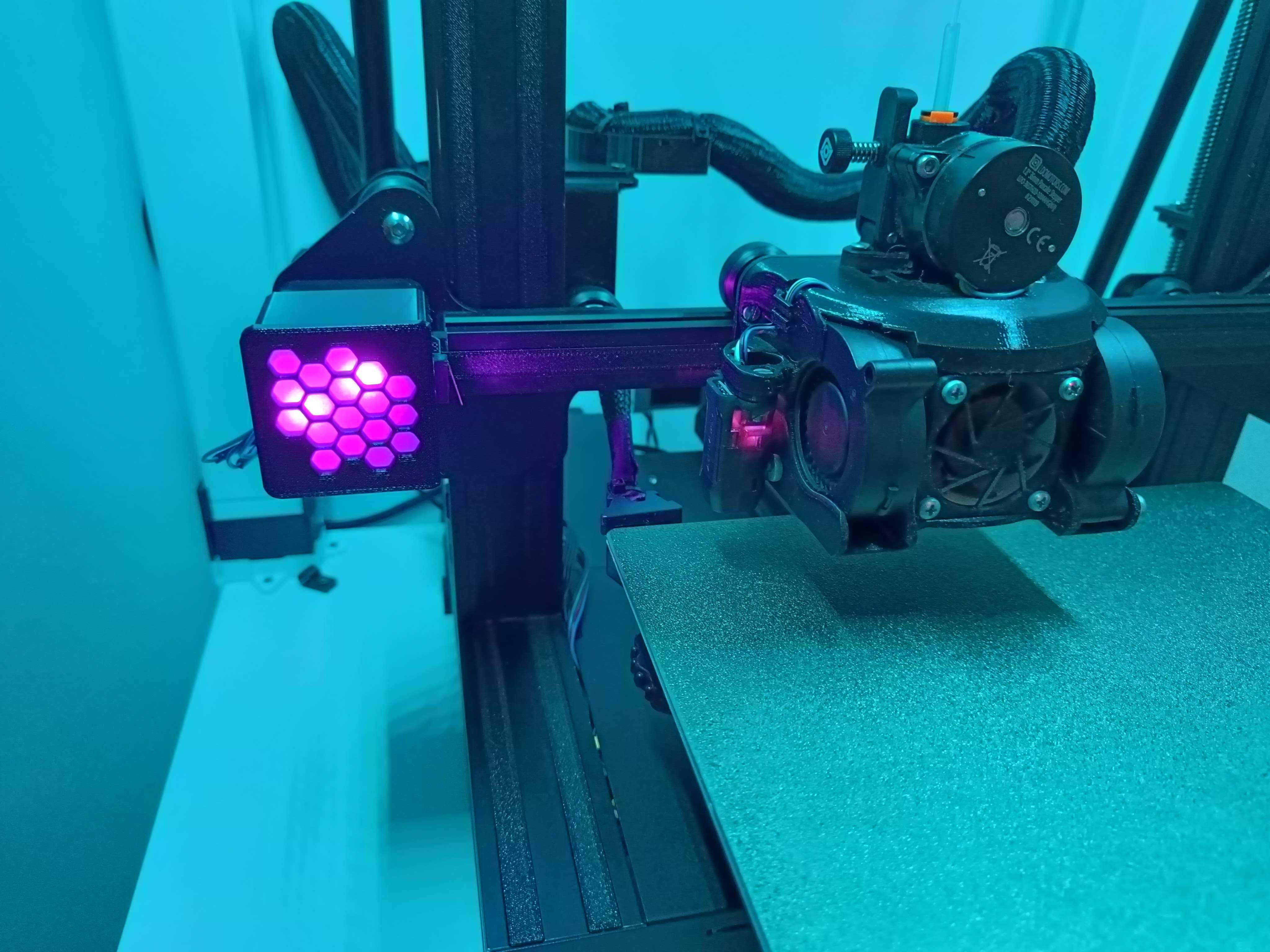 Imprimanta 3d - Ender 3 v2 modificat + piese schimb + filament eryone