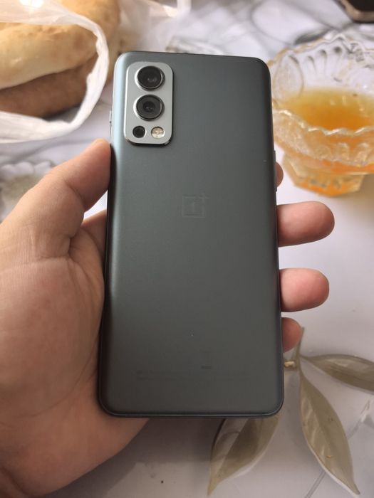 Продам телефон 1+