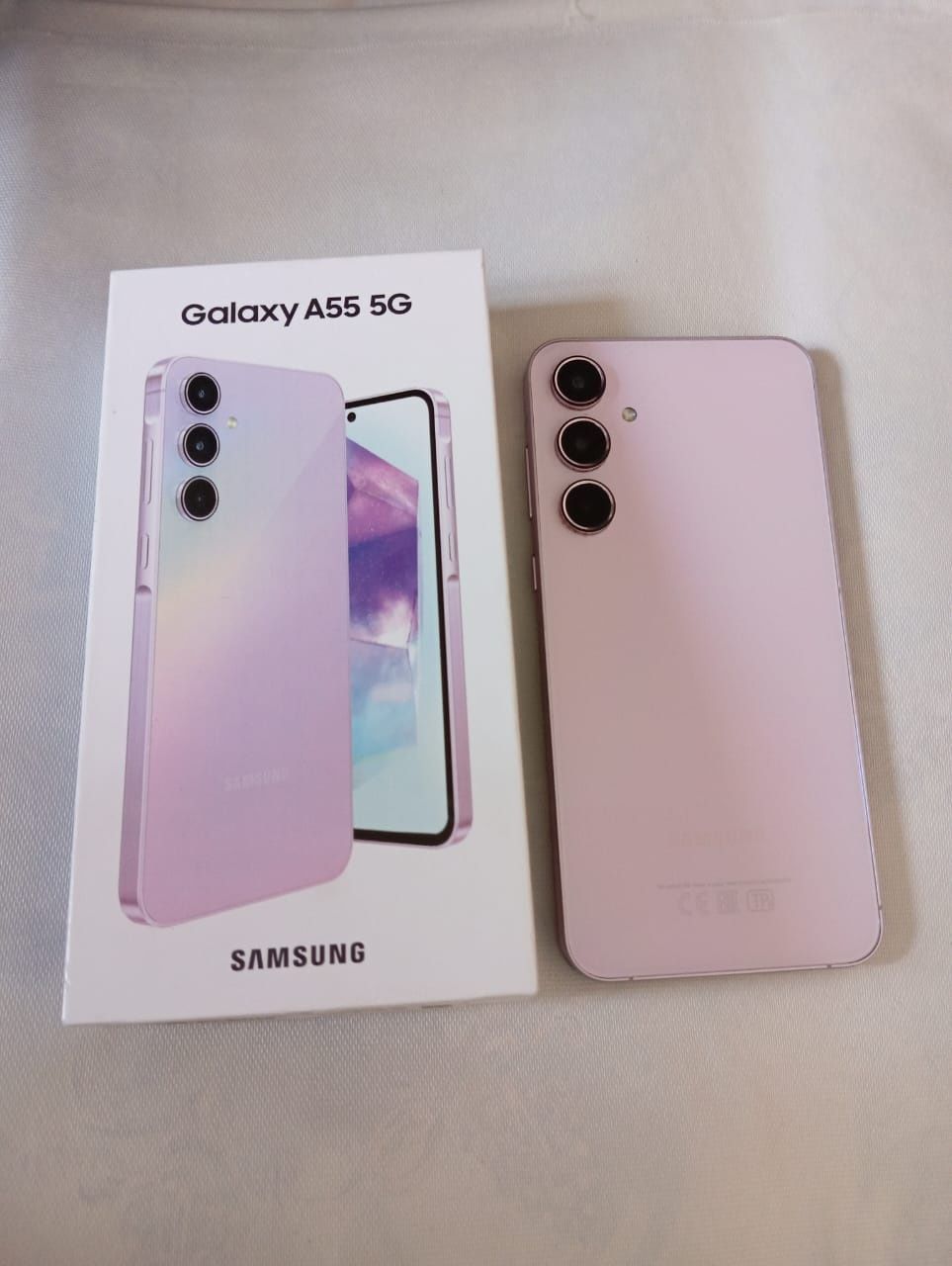 Самсунг А55 5G смартфон