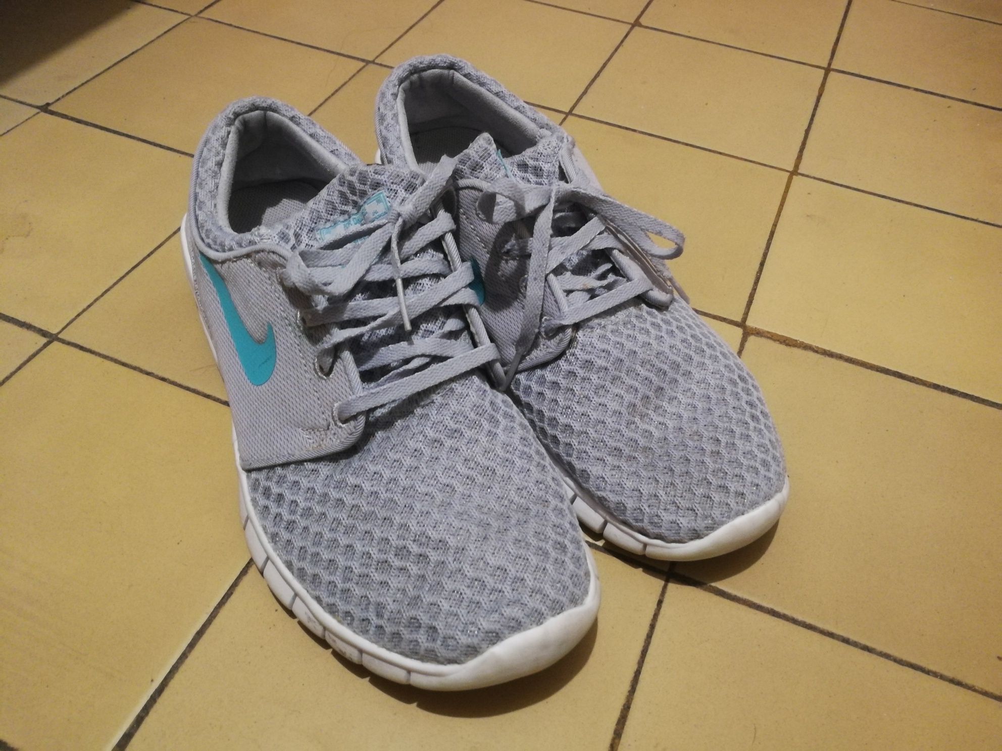 Adidași Nike*originali* nr 42