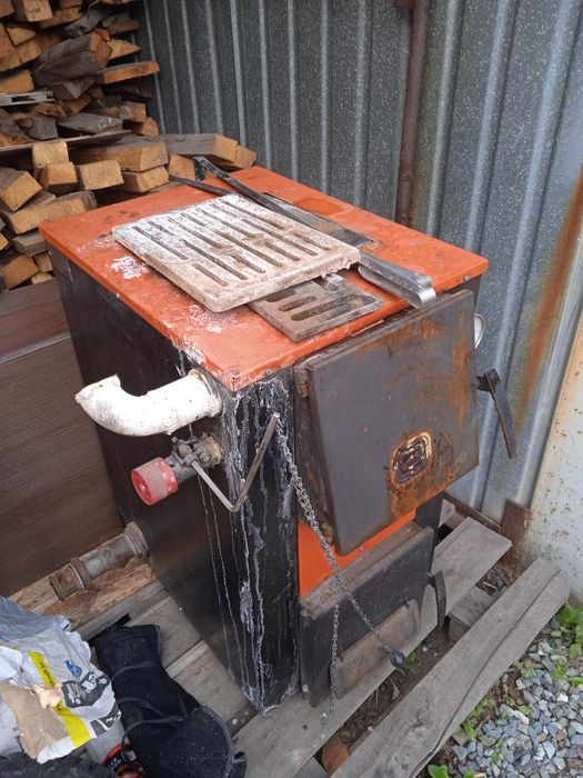 Продам твердотопливный котел