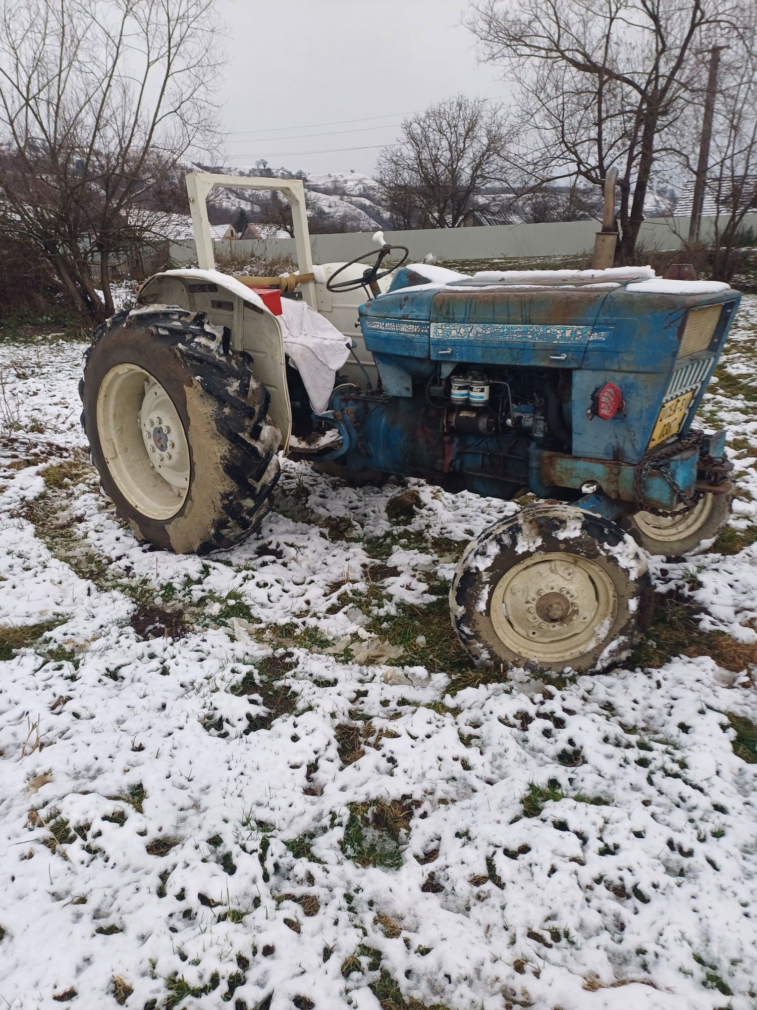 Vând tractor bloc (fisurat] sau schimb cu  basculabila