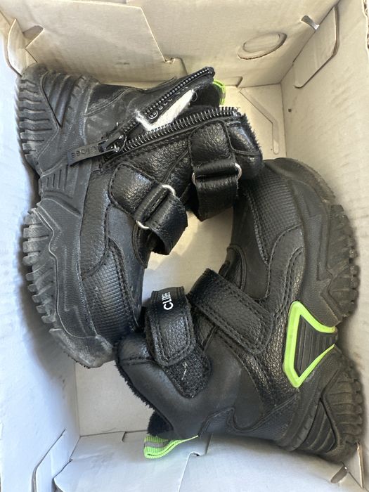 Продается зимние ботинки