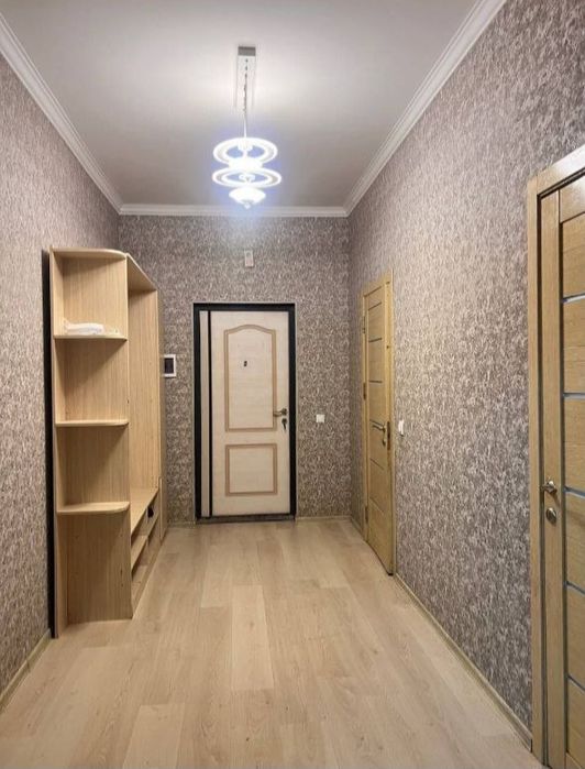 Uy sotiladi 9 hudud 16 etajka 15 etaj