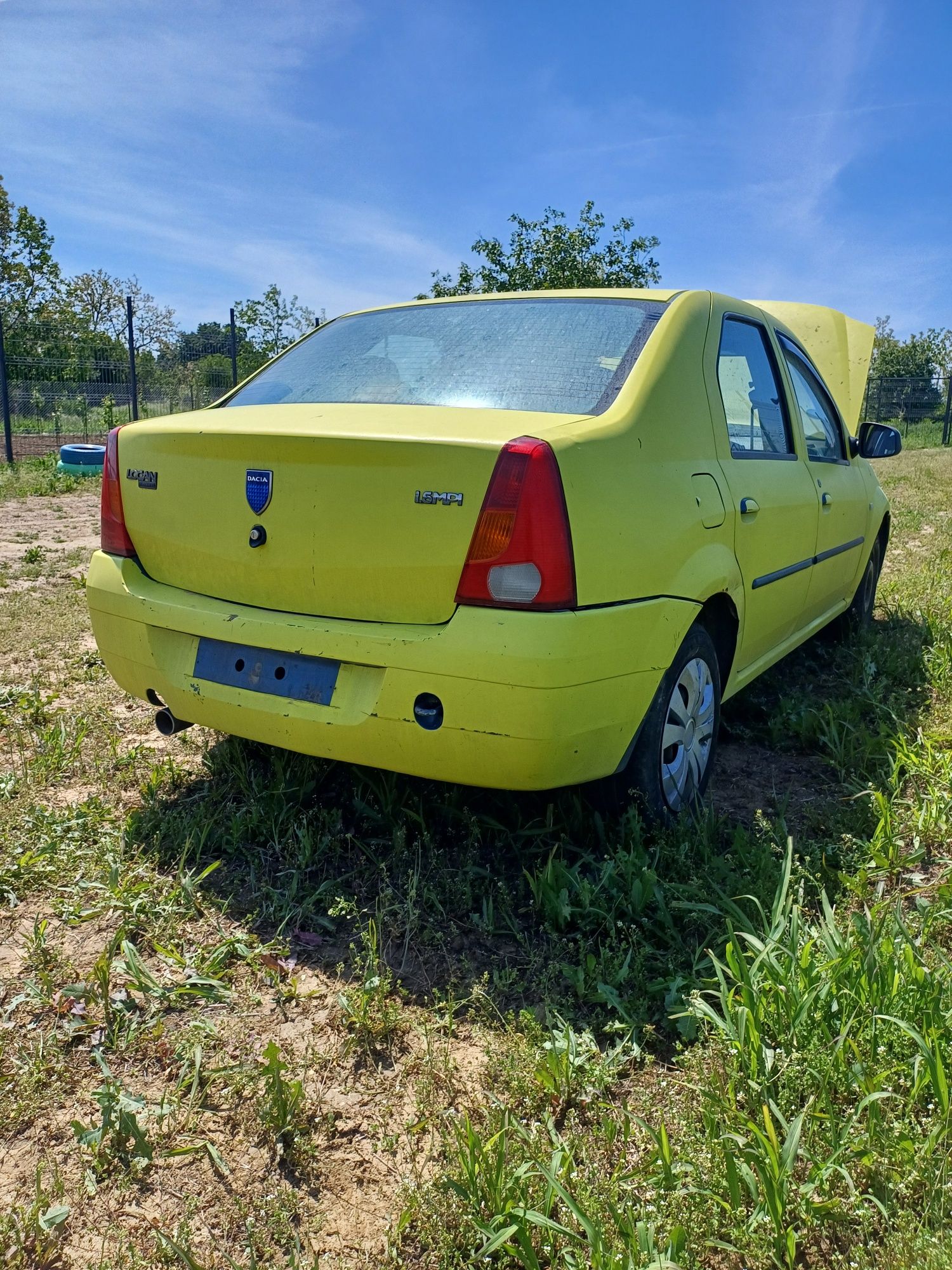 Dezmembrez dacia logan 1.6 16v