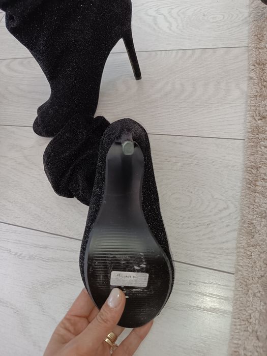 Ghetuțe cu toc superbe