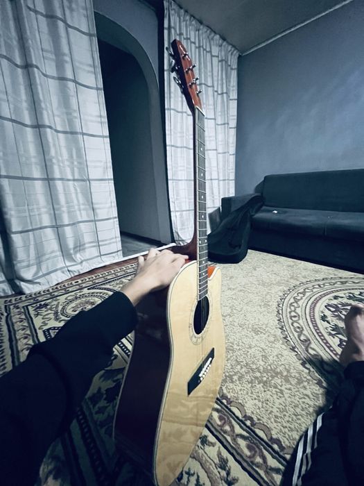 Гитара с чехолым новые