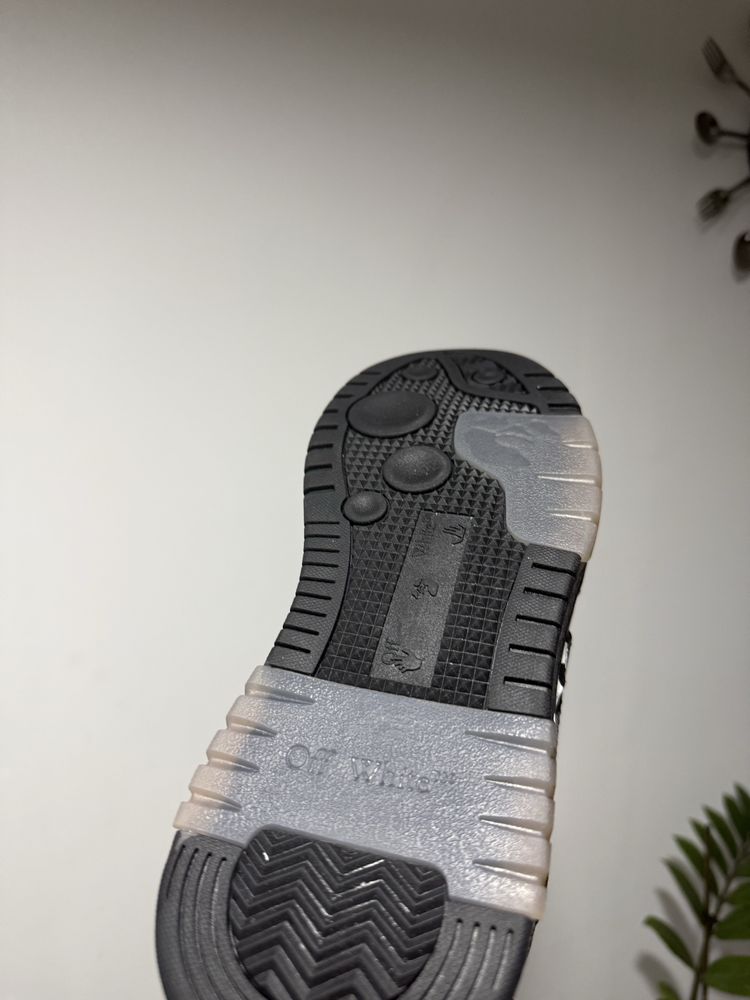 OFF-White Out Of Office Black