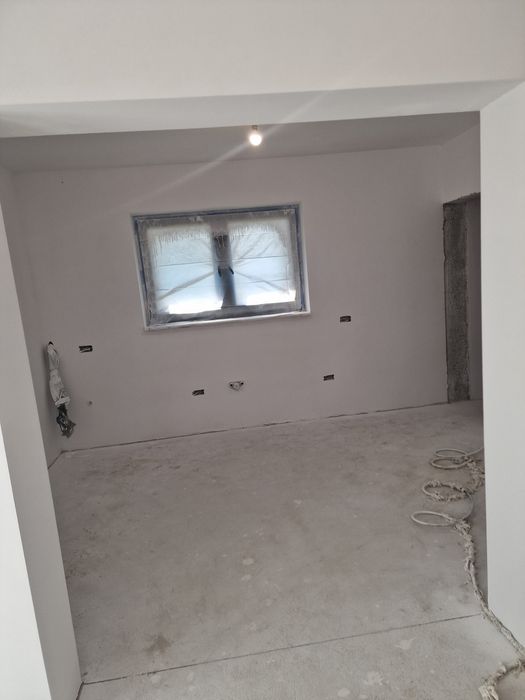 Execut finisaje interioare si exterioare