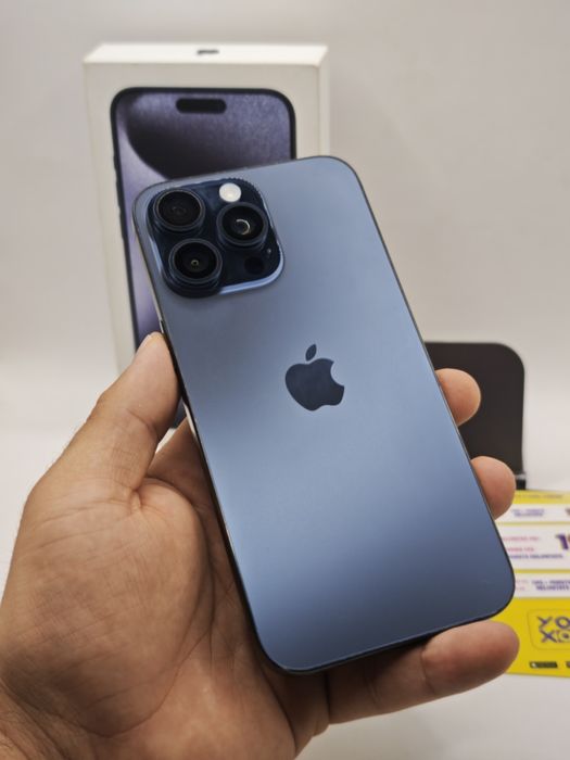 15 Pro Max 256 go Free